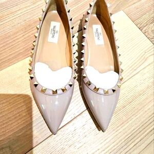 Valentino Garavani Rockstud Pointed Toe Ballerina Flat 5.5. Brand new.